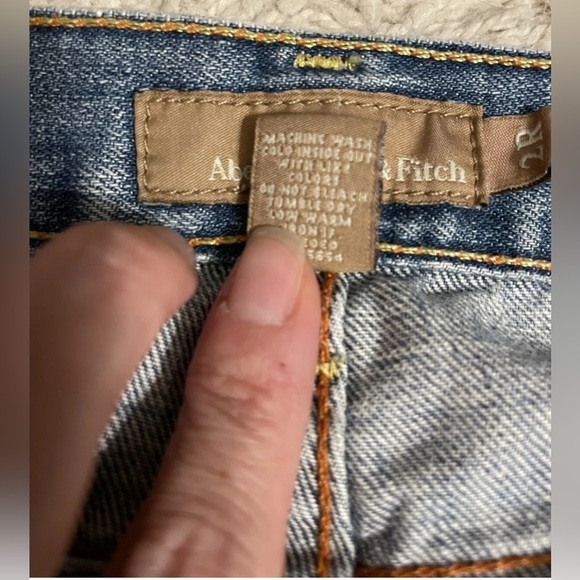 ABERCROMBIE & FITCH blue distressed ripped Bootcut jeans Pants 2 R 26 - Picture 3 of 5